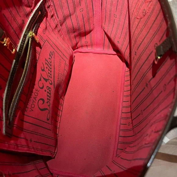 Louis Vuitton Neverfull MM - Picture 10 of 12